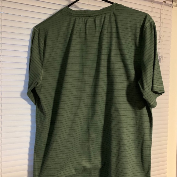 The North Face Shirt - Picture 2 of 3